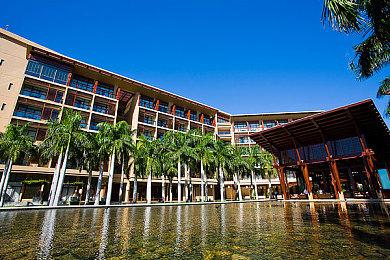 Steam Deck《巫师3》《控制》《毁灭战士：永恒》游玩展示 支持VR